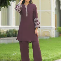 AUTUMN LANE Embroidered Mandarin Collar Top & Trousers Co-OrdsSet image 2