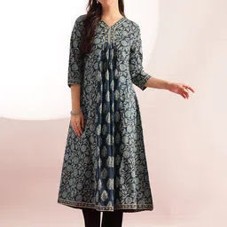 Vbuyz Women Floral Printed Sequinned Kurta-image-20