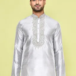Arihant Rai Sinha Men Floral Embroidered Regular Thread Work Kurta with Dhoti Pants image 2