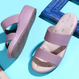TRASE Wedge Pumps with Laser Cuts-picture-8