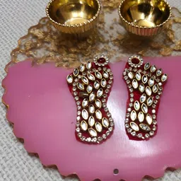 Nutts Pink Resin Art Platter With Laksmi Foot & Roli Chwal Bowl image 2