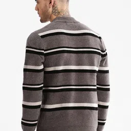 SHOWOFFFF Men Striped Pullover image 5