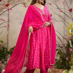 Ekta Textiles Women Bandhani Printed Kurta With Trousers & With Dupatta image 3