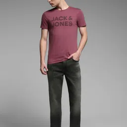 Jack & Jones Men Typography Printed Pockets Slim Fit T-shirt image 5