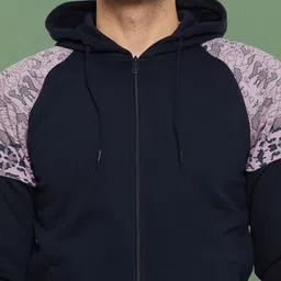 WILD WEST  Men Colourblocked Tracksuit image 2