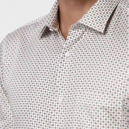 Van Heusen Men Regular Fit Spread Collar Micro Ditsy Printed Cotton Formal Shirt image 2