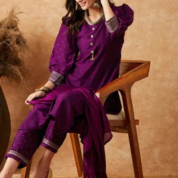 Sangria Geometric Printed Puff Sleeves Straight Kurta With Trouser & Dupatta image 3