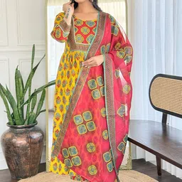 CANIZZARO Women Ethnic Motifs Printed Empire Kurta with Pyjamas & With Dupatta image 3