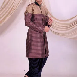 Desibutik Embroidered Mandarin Collar Sherwani image 2