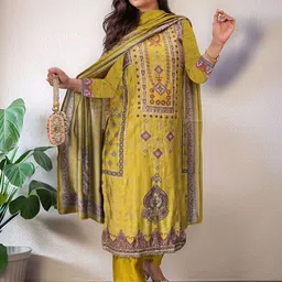 Moda Rapido Women Ethnic Motifs Printed Regular Kurta Set image 2