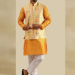 SOJANYA Geometric Embroidered Mandarin Collar Straight Kurta With Pyjamas & Nehru Jacket image 4