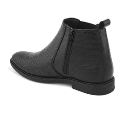 The Roadster Lifestyle Co Men Textured Chelsea Boots image 2