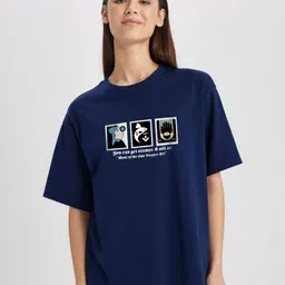 MISCHIEF MONKEY Women Pockets T-shirt-image-87