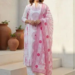 Indo Era Floral Printed Notch Mandarin Collar Cotton Kurta With Trousers & Dupatta image 3