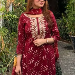 GoSriKi Ethnic Motifs Printed Thread Work Straight Kurta With Trousers & Dupatta image 3