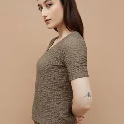 CODE by Lifestyle Short Sleeves V-Neck T-shirt image 3