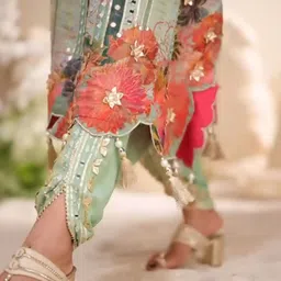 MYROR Embroidered V-Neck Tunic With Palazzo image 3