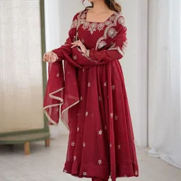 CANIZZARO Women Ethnic Motifs Embroidered Panelled Thread Work Kurta with Pyjamas & With Dupatta image 4