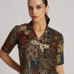 BerryBird Women Ethnic Motifs Printed Lapel Collar Cotton Top-picture-14