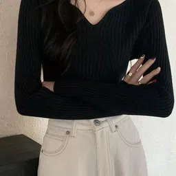 Outzidr Women Solid V-Neck Top-picture-28