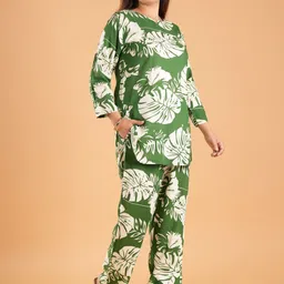 BAESD Printed Round Neck Top With Trousers Co-Ords Set image 4