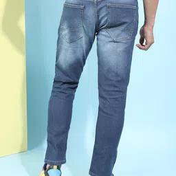 HIGHLANDER Men Tapered Fit Clean Look Light Fade Stretchable Jeans image 5