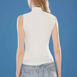 Trendyol Cotton Top image 3