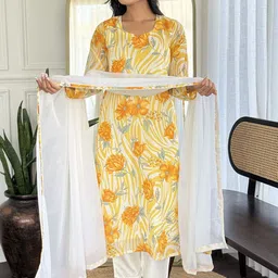 AG TEXTILE Women Floral Printed Regular Kurta with Trousers & Dupatta image 4