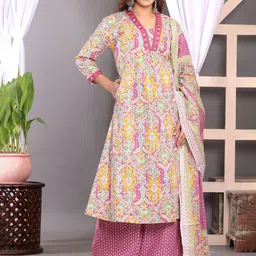 aayufab Women Floral Printed Cotton Kurta with Palazzos & Dupatta image 3