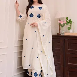 YOELLA Women Embroidered Regular Kurti with Trousers And Dupatta-image-20