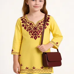 Naida Girls Floral Embroidered V-Neck Chikankari Straight Kurti image 5
