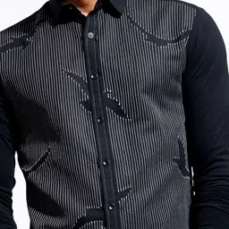 VIVEK KARUNAKARAN Men Spread Collar Solid Linen Slim Fit Casual Shirt image 2
