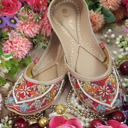 Fulkari Women Embellished Ethnic Mojaris Flats-picture-37