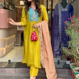 THE52 Women Floral Yoke Design Regular Thread Work Kurti with Trousers & With Dupatta-picture-12