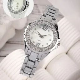 HAUTE SAUCE by Campus Sutra Women Crystalized Round Watch Metallic Silver AW25_HSWC1254 image 3