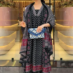 GoSriKi Women Floral Printed Regular Kurta & Palazzo With Dupatta image 2