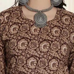 HERE&NOW Selection Of 3 Floral Printed Round Neck Straight Kurtas image 5