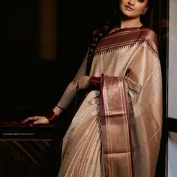 CANIZZARO Embellished Woven Design Zari Banarasi Saree image 3