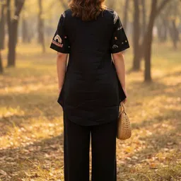 ZUMMER Embroidered Mandarin Collar Tunic With Trousers Co-Ords image 4