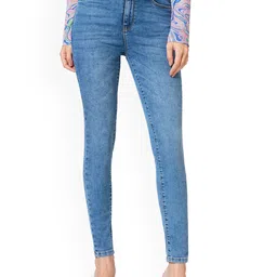 Kraus Jeans Women Skinny Fit High-Rise Light Fade Jeans-image-45