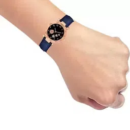 LAKSH Unisex Dial & Leather Straps Analogue Watch image 3