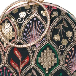 ARTKLIM Embroidered Shoulder Strap Box Clutch image 5