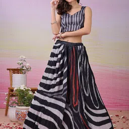 SAPTRANGI Printed Beaded Semi-Stitched Lehenga And Unstitched Choli With Shrug image 2