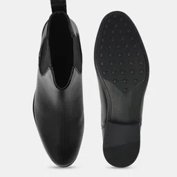 Mochi Men Block-Heeled Chelsea Boots image 5