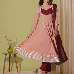 gosriki Women Cotton Rayon Kurta Pant Dupatta Set image 5