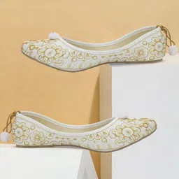 winsome collection EMBROIDERED STYLISH ETHNIC JUTIS FOR WOMEN (White,Gold) Jutis For Women-picture-13