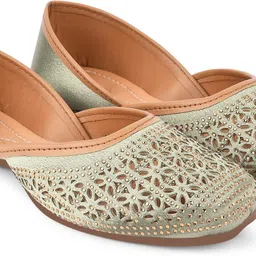 jm looks Jutis For Women image 1