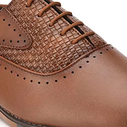 INVICTUS Men Tan Textured Formal Oxfords image 5