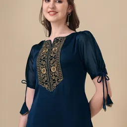 lovisa fashion Women Embellished, Embroidered Pure Silk Straight Kurta image 5