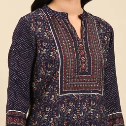 SHOWOFF Women Navy Blue Floral Printed Sequinned Kurta with Trousers & Dupatta image 2